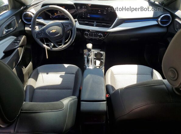 KL77LHEP5SC034234 2025 CHEVROLET TRAX Зеленый Вид панели приборов