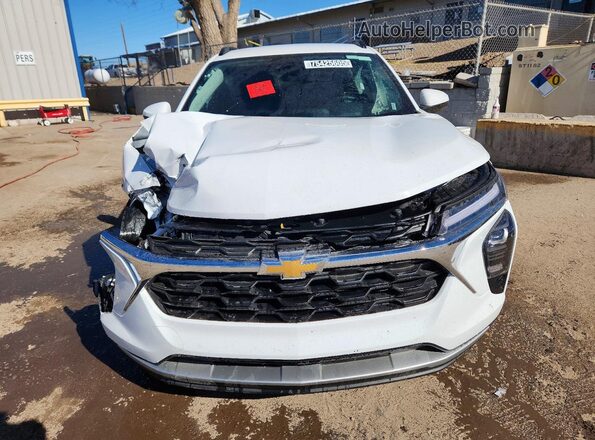 KL77LHEP5SC236331 2025 CHEVROLET TRAX White Vista frontal