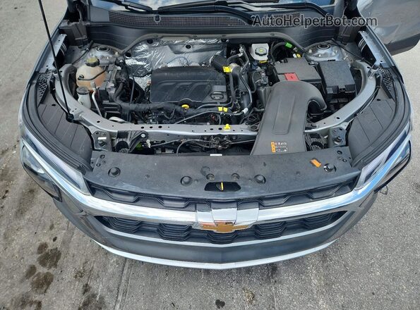 KL77LHEP6SC277146 2025 CHEVROLET TRAX Серый Вид подкапотного пространства