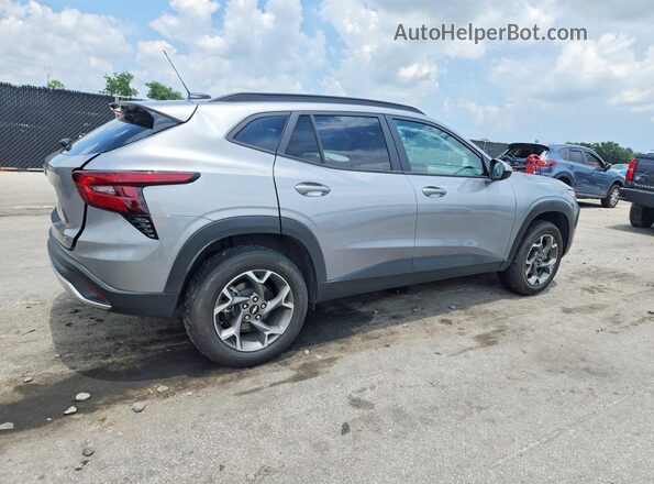 KL77LHEP6SC277146 2025 CHEVROLET TRAX Серый Задняя правая четверть