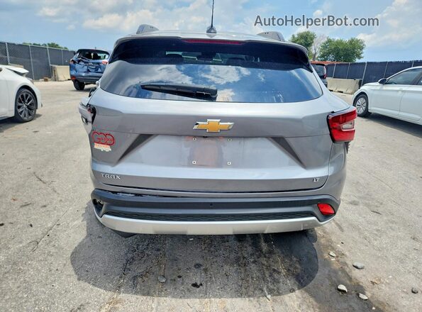 KL77LHEP6SC277146 2025 CHEVROLET TRAX Серый Вид сзади