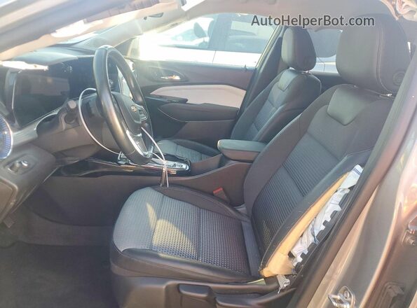 KL77LHEP6SC277146 2025 CHEVROLET TRAX Серый Вид салона спереди
