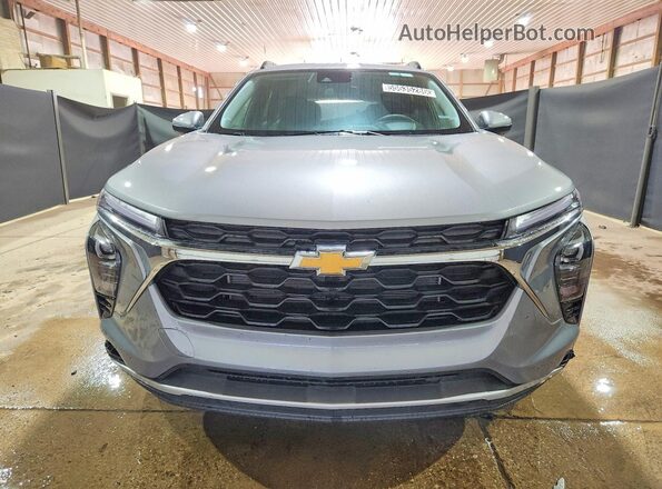 KL77LHEP7TC144445 2026 CHEVROLET TRAX Gray Vista frontal