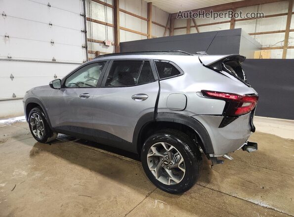 KL77LHEP7TC144445 2026 CHEVROLET TRAX Gray Vista interior de 360 grados