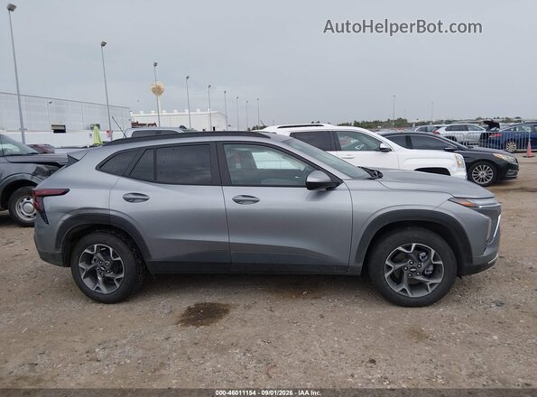 KL77LHEP7TC179969 2026 CHEVROLET TRAX Silver Սալոնի հետևի տեսք