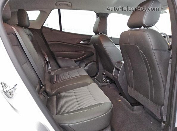 KL77LHEP9SC166526 2025 CHEVROLET TRAX White Rear interior view