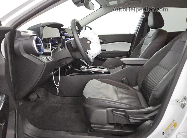 KL77LHEP9SC166526 2025 CHEVROLET TRAX White 