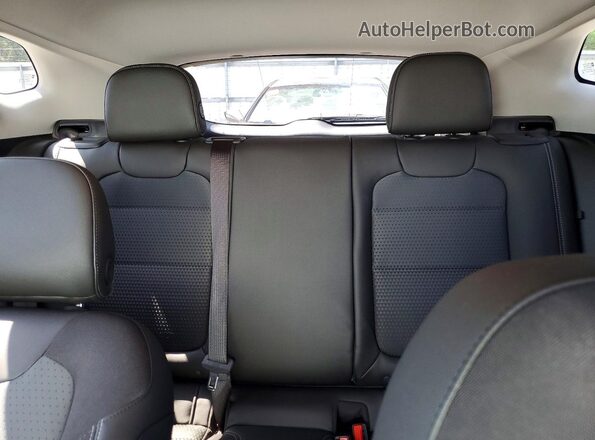KL77LHEP9TC200160 2026 CHEVROLET TRAX Белый Вид задних сидений
