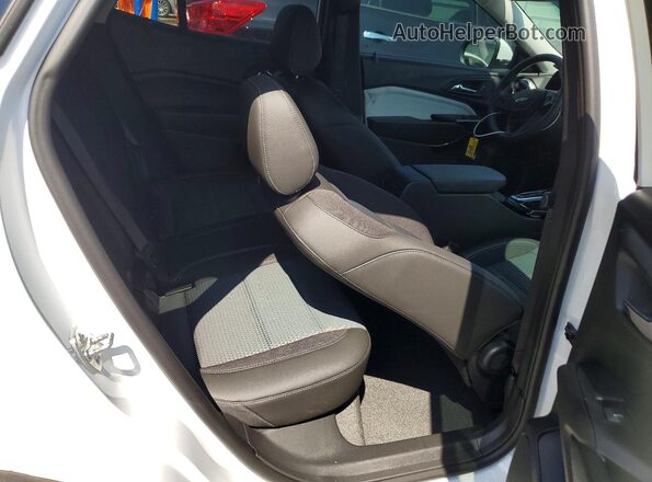 KL77LHEP9TC200160 2026 CHEVROLET TRAX Белый Вид задней части салона