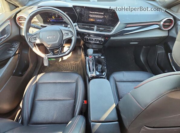 KL77LJE25RC031081 2024 CHEVROLET TRAX Black Widok deski rozdzielczej