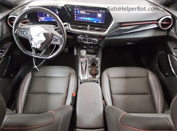 KL77LJEP2SC066209 2025 CHEVROLET TRAX Черный Вид панели приборов