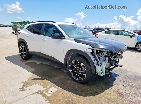 KL77LJEP3TC032605 2026 CHEVROLET TRAX White Delantero derecho