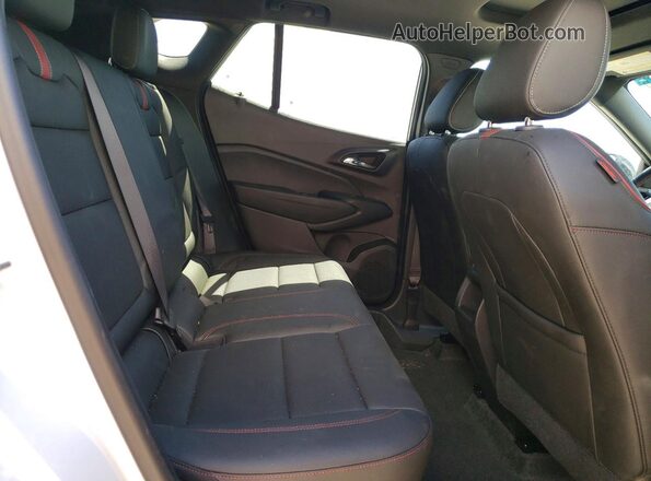 KL77LJEP3TC032605 2026 CHEVROLET TRAX White Vista de los asientos traseros