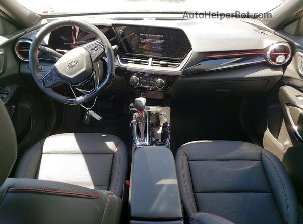 KL77LJEP3TC032605 2026 CHEVROLET TRAX White Vista del salpicadero
