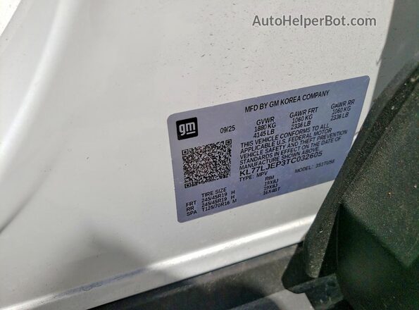 KL77LJEP3TC032605 2026 CHEVROLET TRAX White Vista de la etiqueta del VIN