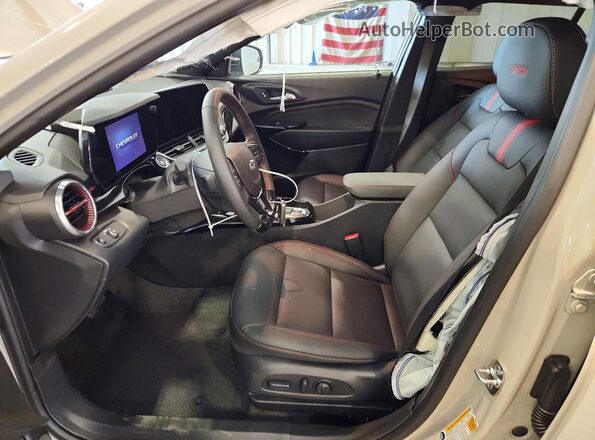 KL77LJEP3TC144403 2026 CHEVROLET TRAX Beige Սալոնի դիմացի տեսք