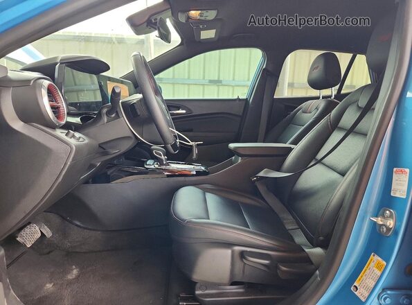 KL77LJEP6SC094837 2025 CHEVROLET TRAX Blue Vista interior delantera