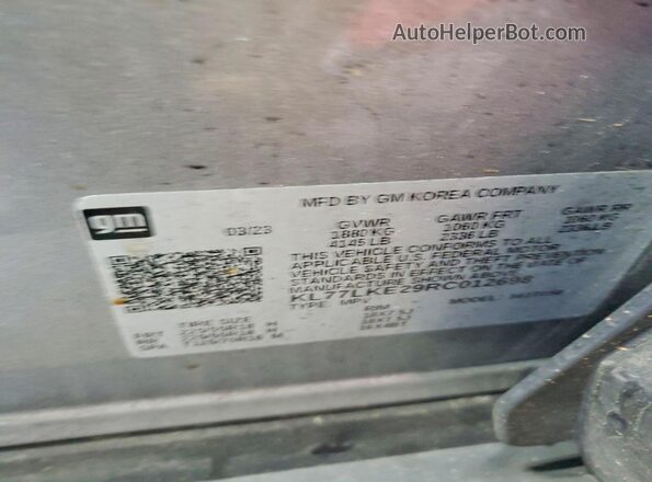 KL77LKE29RC012698 2024 CHEVROLET TRAX Gray VIN კოდის სტიკერის ხედი