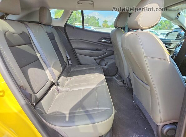 KL77LKEP0SC055683 2025 CHEVROLET TRAX Yellow Հետևի նստատեղերի տեսք