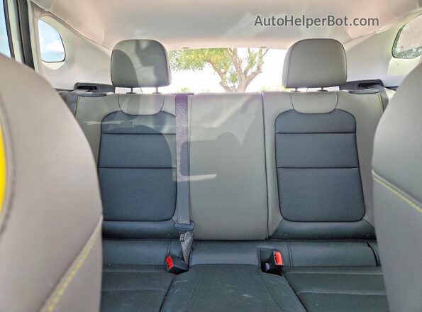 KL77LKEP0SC320974 2025 CHEVROLET TRAX White Rear seats view