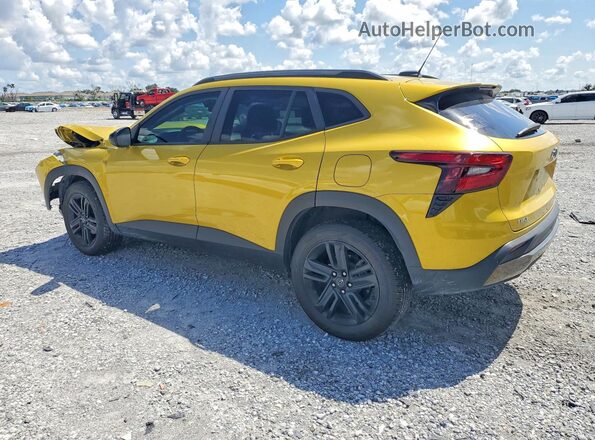KL77LKEP3SC082635 2025 CHEVROLET TRAX Gold Trasero izquierdo