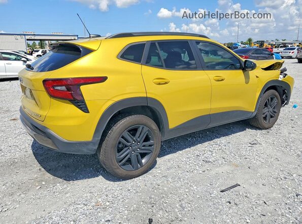 KL77LKEP3SC082635 2025 CHEVROLET TRAX Gold Trasero derecho