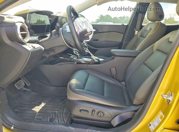 KL77LKEP3SC082635 2025 CHEVROLET TRAX Gold Vista interior delantera