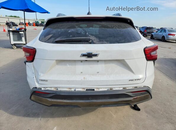 KL77LKEP6SC015172 2025 CHEVROLET TRAX White Вид ззаду