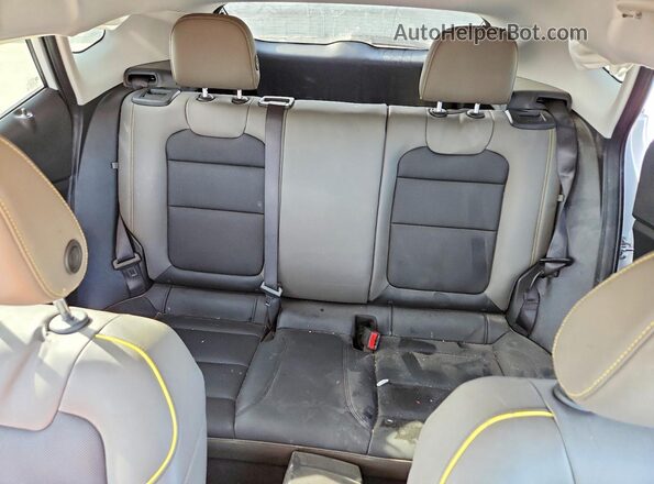 KL77LKEP6SC015172 2025 CHEVROLET TRAX White Вид задніх сидінь
