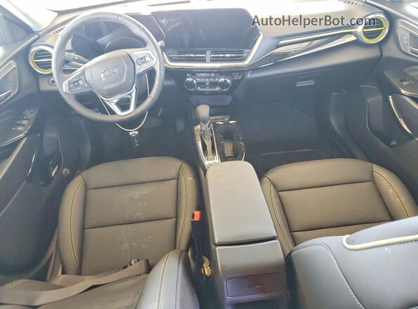 KL77LKEP6TC062221 2026 CHEVROLET TRAX Cream წინა პანელის ხედი