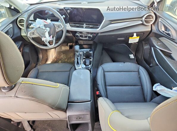 KL77LKEP8TC037675 2026 CHEVROLET TRAX White Առջևի վահանակի տեսք