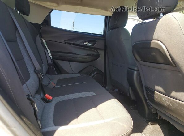 KL79MPS27PB033592 2023 CHEVROLET TRAILBLAZER Silver Vista interior trasera