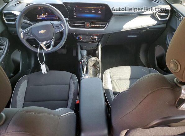 KL79MPSL9SB093231 2025 CHEVROLET TRAILBLAZER Зеленый Вид панели приборов