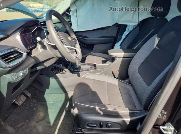 KL79MRSL3MB123600 2021 CHEVROLET TRAILBLAZER Черный Вид салона спереди