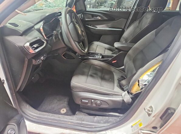 KL79MRSL9NB019601 2022 CHEVROLET TRAILBLAZER Белый Вид салона спереди