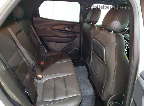 KL79MSSL3RB217605 2024 CHEVROLET TRAILBLAZER Green Вид задньої частини салону