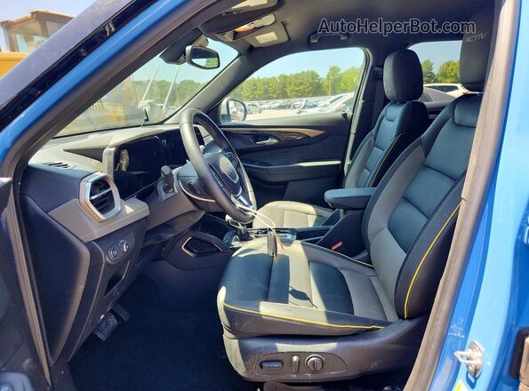 KL79MSSL5RB053287 2024 CHEVROLET TRAILBLAZER Blue Vista interior delantera