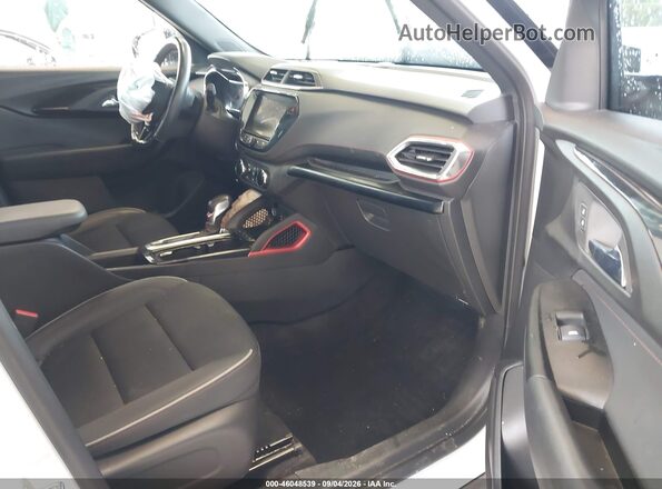 KL79MTSL4PB149334 2023 CHEVROLET TRAILBLAZER Белый Вид салона спереди