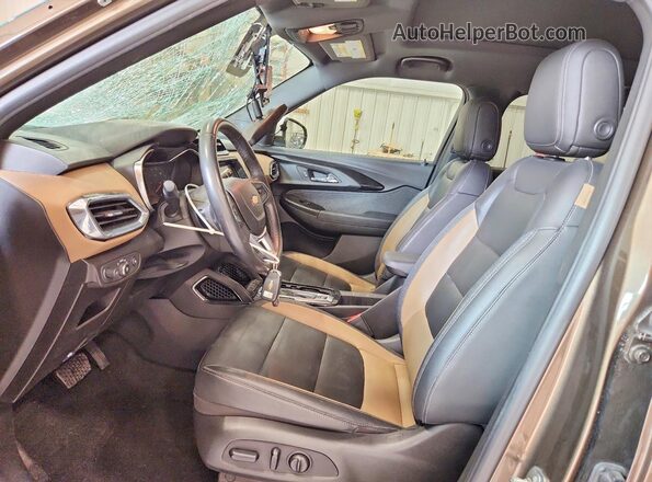 KL79MVSL8MB016941 2021 CHEVROLET TRAILBLAZER Brown წინა სალონის ხედი