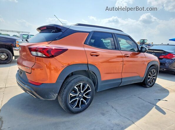 KL79MVSLXNB068010 2022 CHEVROLET TRAILBLAZER Оранжевый Задняя правая четверть