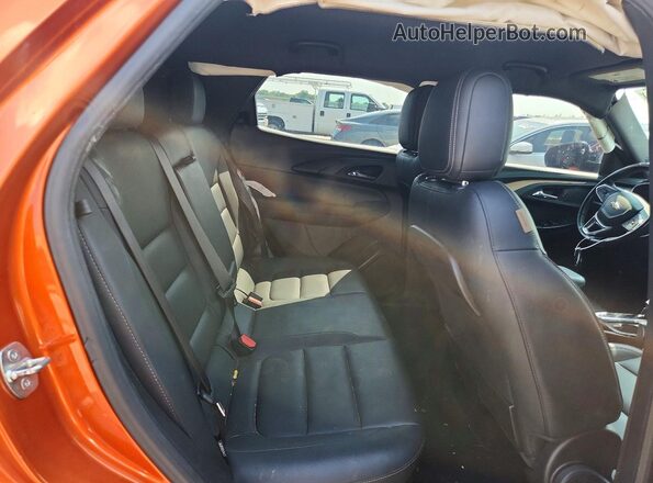 KL79MVSLXNB068010 2022 CHEVROLET TRAILBLAZER Оранжевый Вид задних сидений