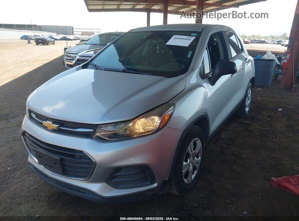 KL7CJKSB3JB571313 2018 CHEVROLET TRAX Серый Передняя левая четверть