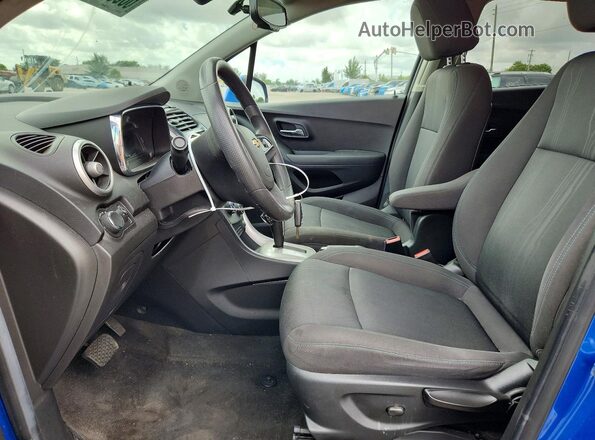 KL7CJLSB0GB757504 2016 CHEVROLET TRAX Синий Вид салона спереди