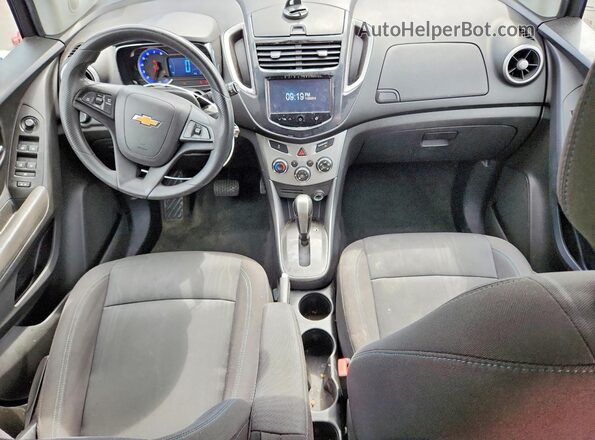 KL7CJLSB0GB757504 2016 CHEVROLET TRAX Синий Вид панели приборов