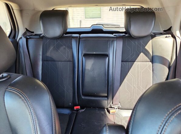 KL7CJLSB1JB724289 2018 CHEVROLET TRAX Black Вид задніх сидінь