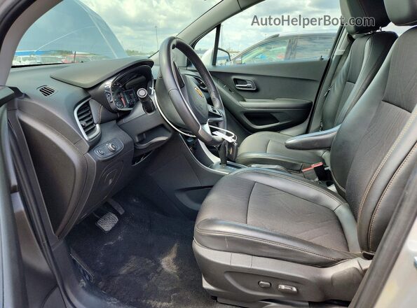 KL7CJLSB2KB960693 2019 CHEVROLET TRAX Silver Вид салону спереду