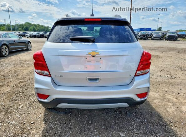 KL7CJLSB2KB960693 2019 CHEVROLET TRAX Silver Вид ззаду