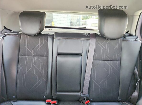 KL7CJLSB4JB655114 2018 CHEVROLET TRAX Silver Rear seats view
