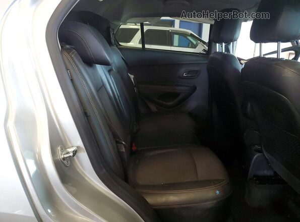 KL7CJLSB9KB916299 2019 CHEVROLET TRAX Silver Вид задньої частини салону