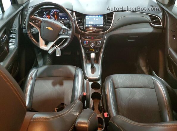 KL7CJPSB0KB811366 2019 CHEVROLET TRAX Silver Dashboard view
